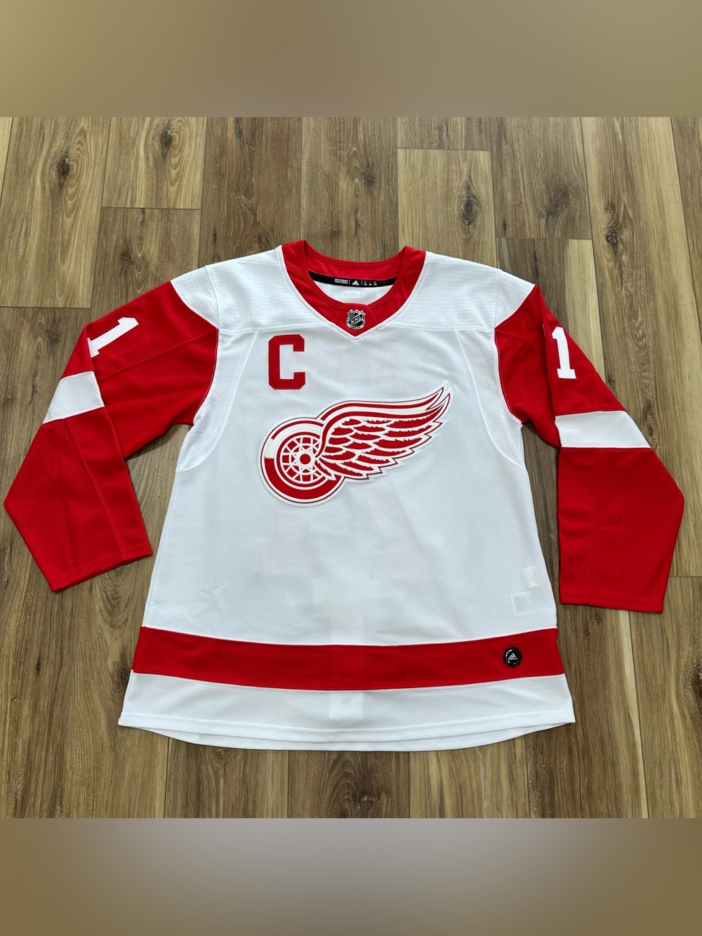 Adidas Authentic Detroit Red Wings Dylan Larkin #71 Jersey, Away, 54 (XL)